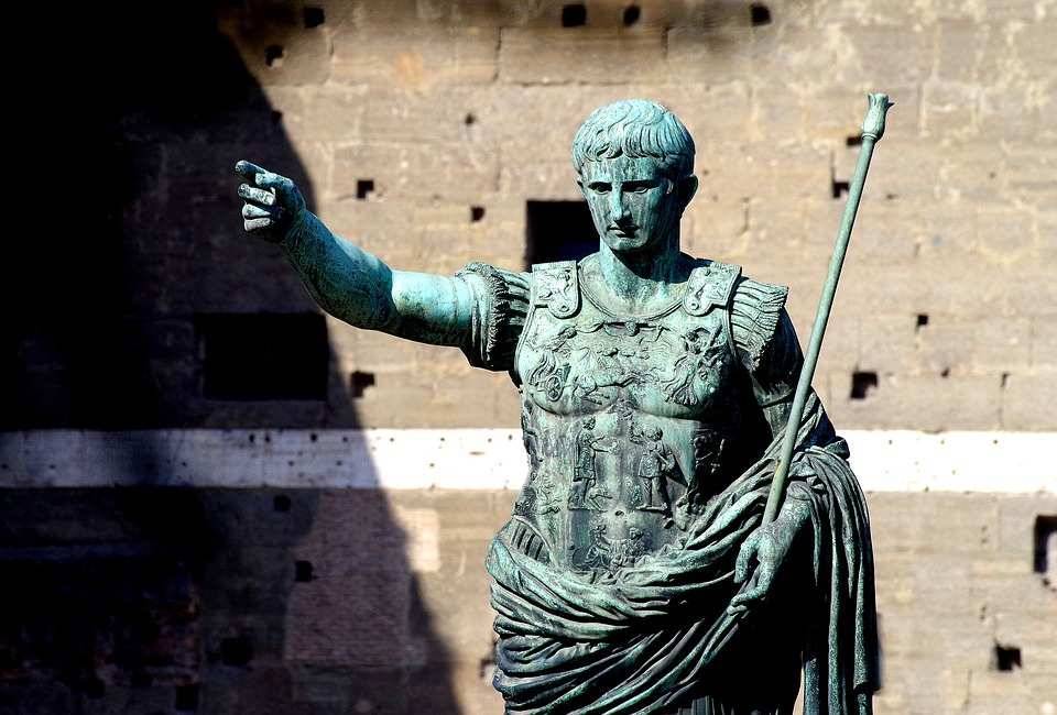 Ученые: Меньше 25% из 69 императоров Западной Римской империи умерли своей смертью