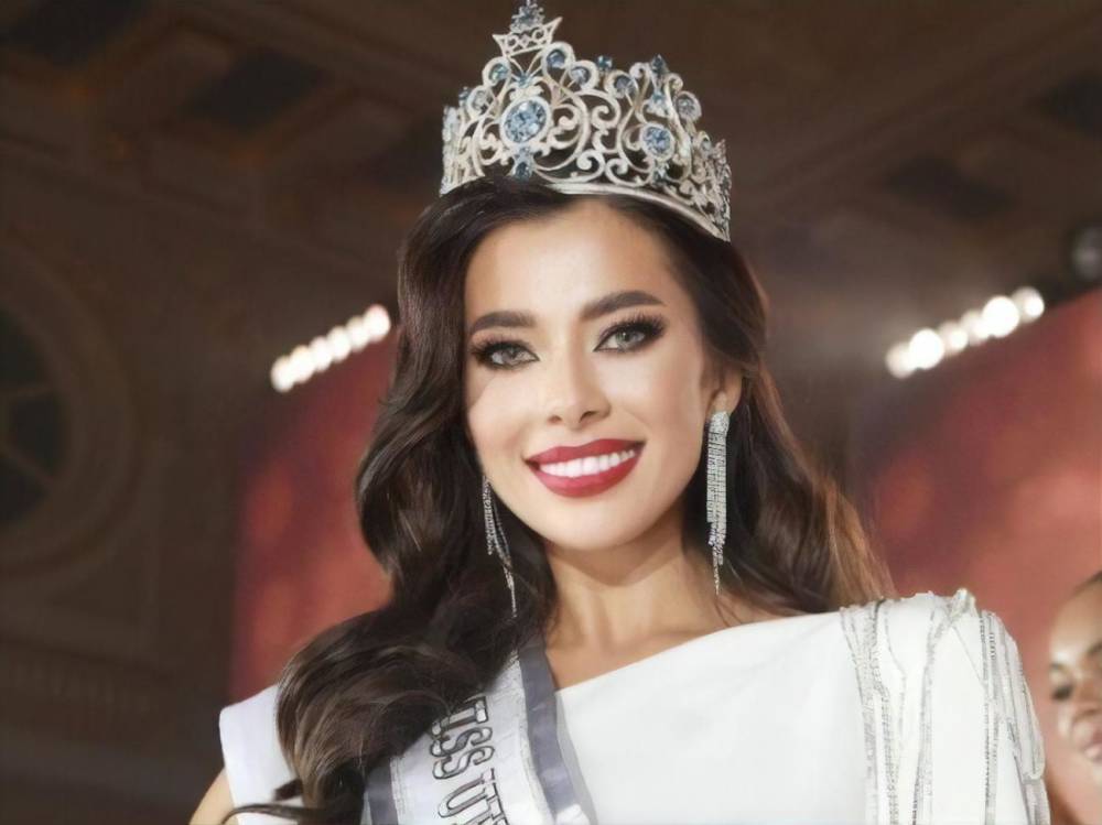 Титул "Мисс Украина Вселенная 2021" получила жительница Днепра