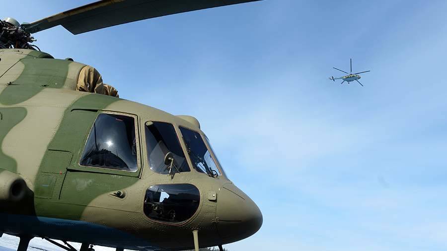 Десять вертолетов вылетели к расчетному месту посадки «Союза» с киноэкипажем