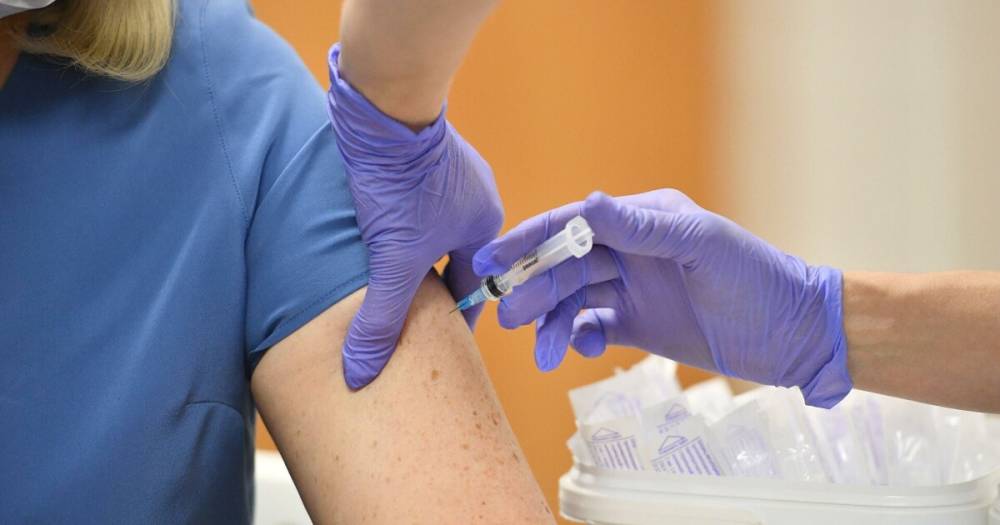COVID-вакцину получили почти 8 млн украинцев