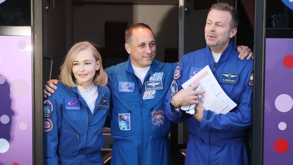 Российские космонавты вернулись на Землю после съёмок кинофильма
