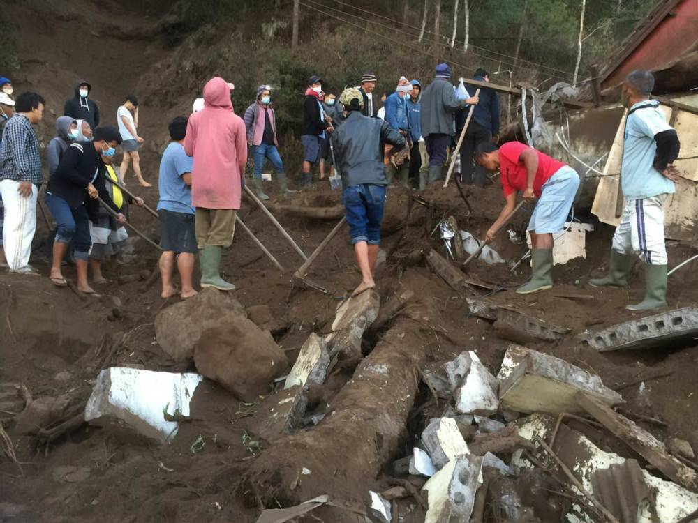 На Бали произошло землетрясение: есть жертвы, под оползнями могут оставаться люди