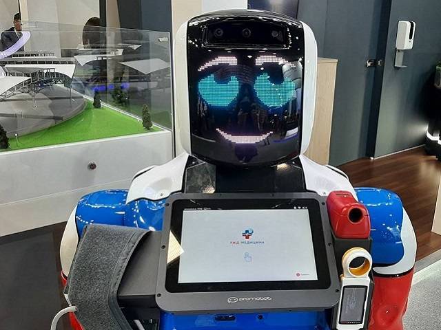 В России в ресторанах появятся роботы для проверки QR-кодов