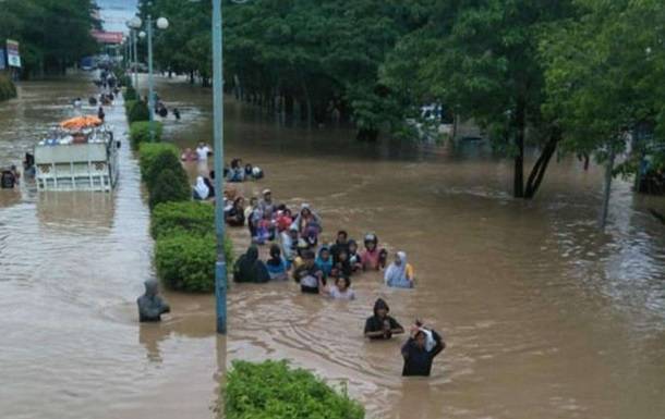 Стало известно о погибших в результате масштабного наводнения в Индии и мира
