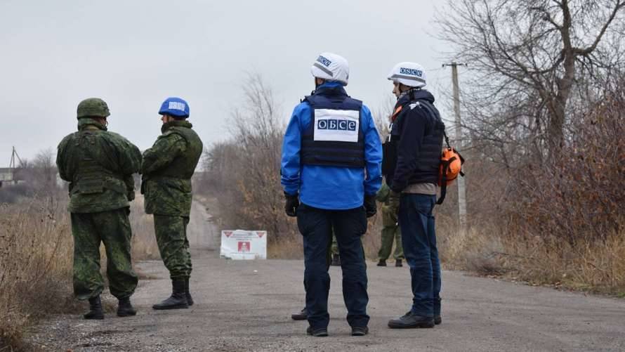 Специальная мониторинговая миссия ОБСЕ приостановила деятельность в Донбассе