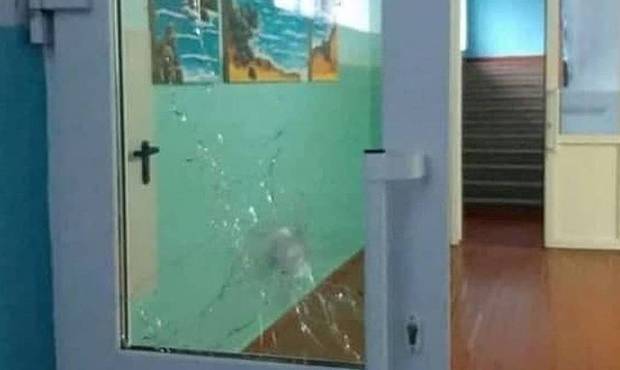 В Пермском крае 12-летний подросток устроил в школе стрельбу из карабина отца
