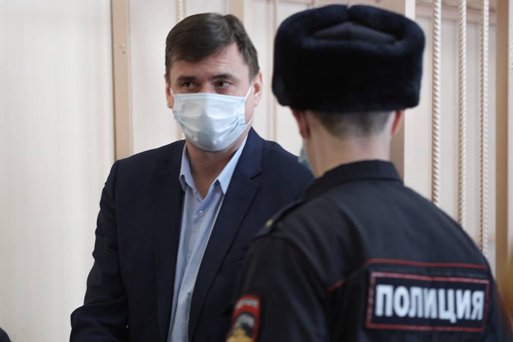 Бывшего вице-мэра Челябинска, обвиняемого во взятке, выпустили из СИЗО