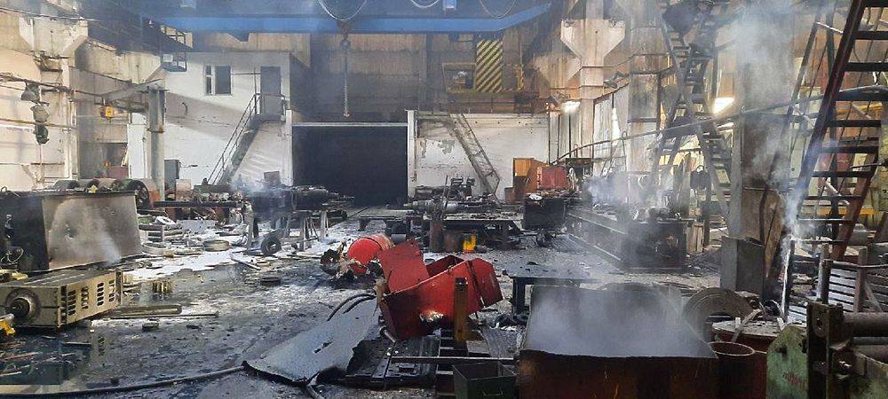 В Донецке горит завод алюминиевых профилей