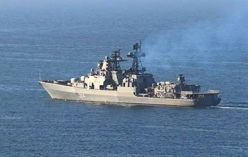 «Плавучий металлолом»: поляки высмеяли инцидент между кораблями России и США