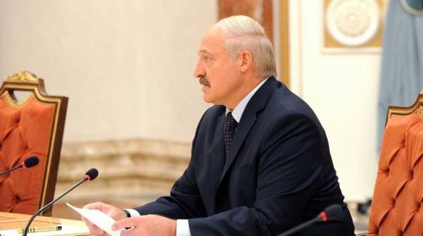 Лукашенко назвал дату новой революции в Белоруссии