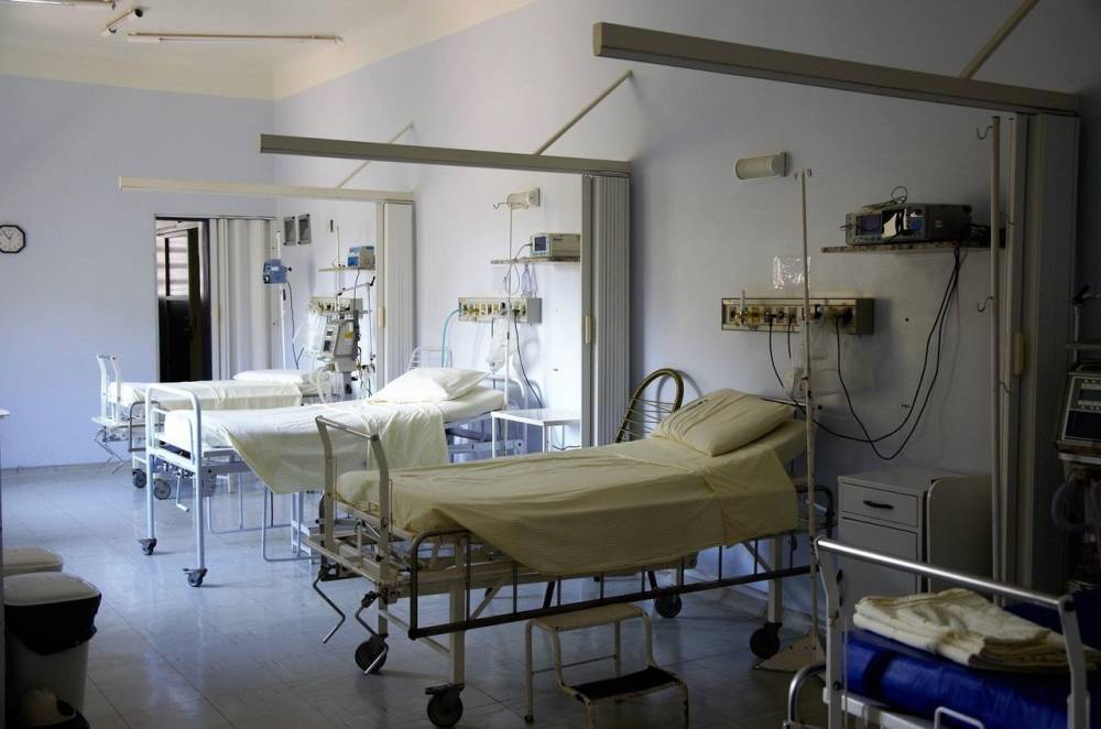 Число госпитализаций непривитых пенсионеров с COVID-19 в петербургских больницах выросло
