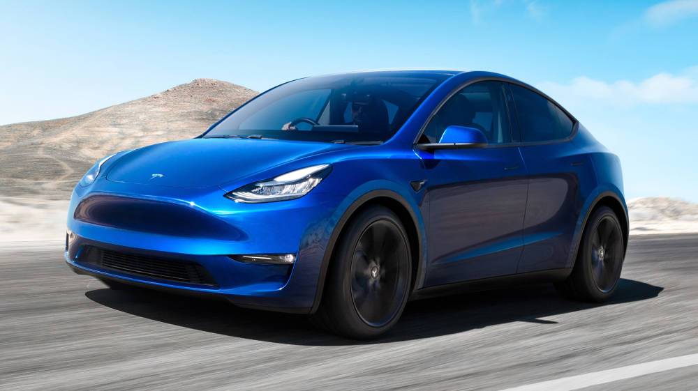 СберАвто начал онлайн-продажи электромобилей Tesla в России