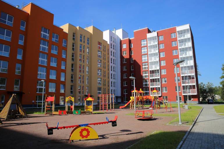 Петербург выделит почти 12 млрд рублей на жильё для очередников