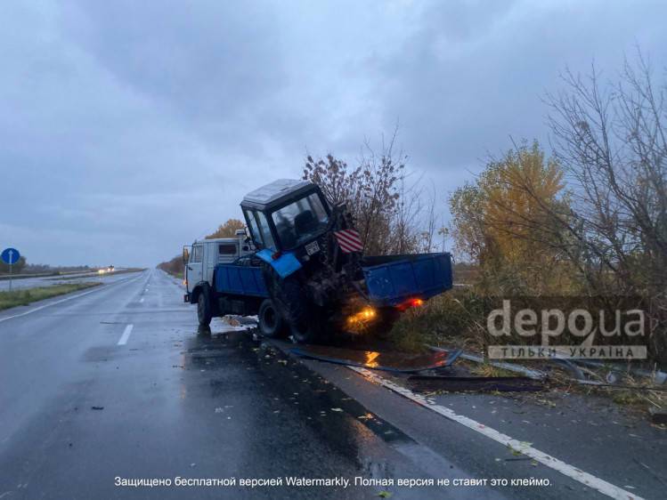В Харьковской области микроавтобус протаранил грузовик: много погибших