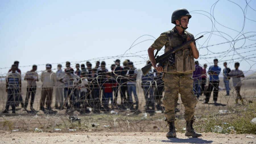 Правозащитники обвинили Турцию в насилии над мигрантами из Афганистана