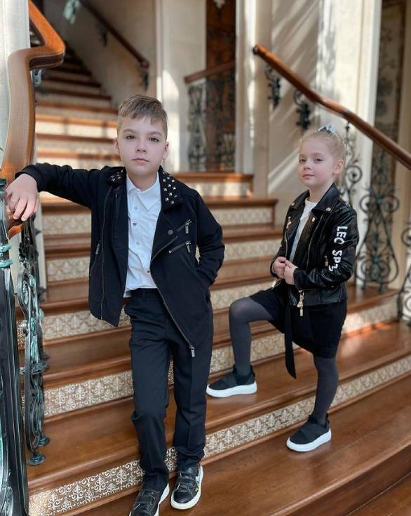 Бывшая домработница Пугачевой: Гарри и Елизавета Галкины растут очень умными детьми