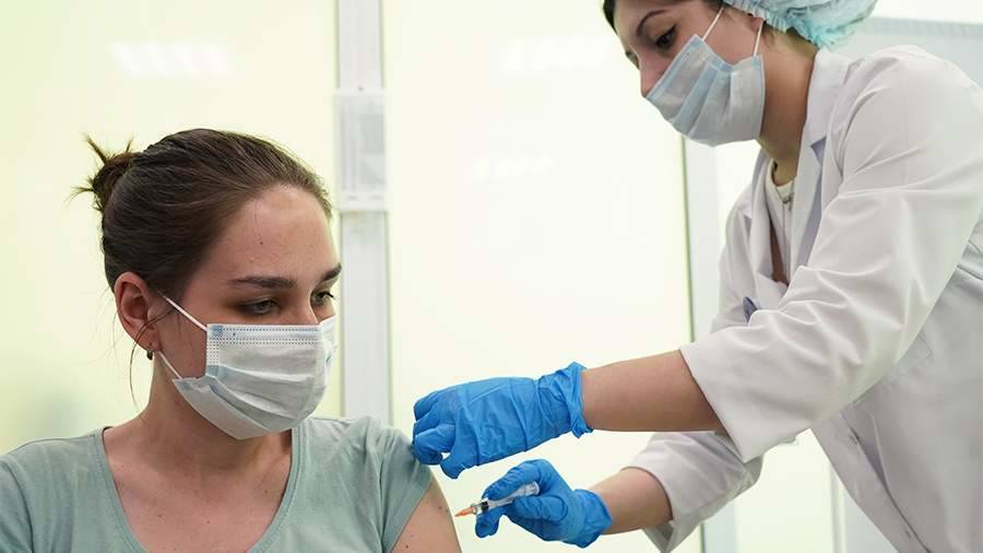Ревакцинацию от коронавируса в России прошли свыше 2,5 млн человек