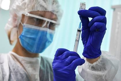 Минздрав назвал число прошедших повторную вакцинацию от COVID-19 россиян