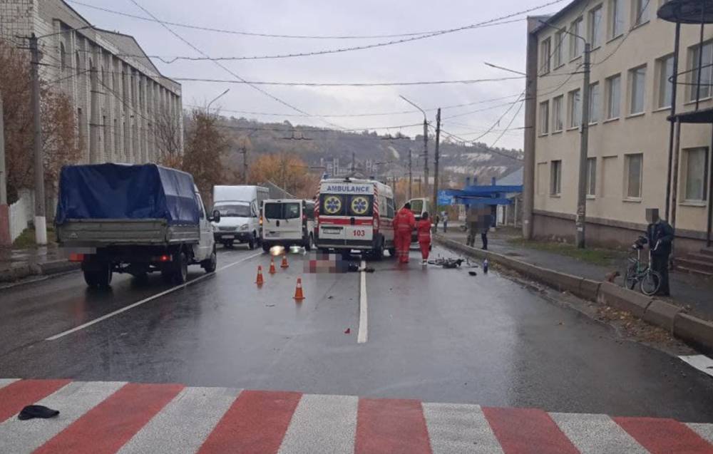 В Лисичанске за два дня под колесами авто погибли два человека: фото