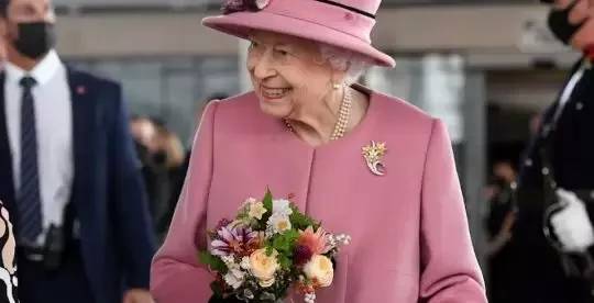 Королева Елизавета отказалась от звания «Старушка года»