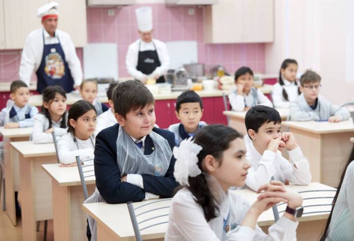Межконфессиональный мастер-класс по кулинарии провели для детей из стран СНГ