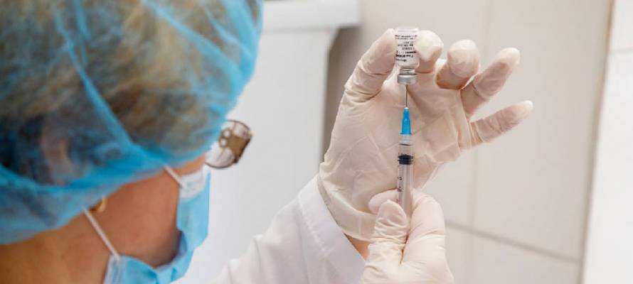 Власти допустили признание иностранных вакцин от COVID-19 в России
