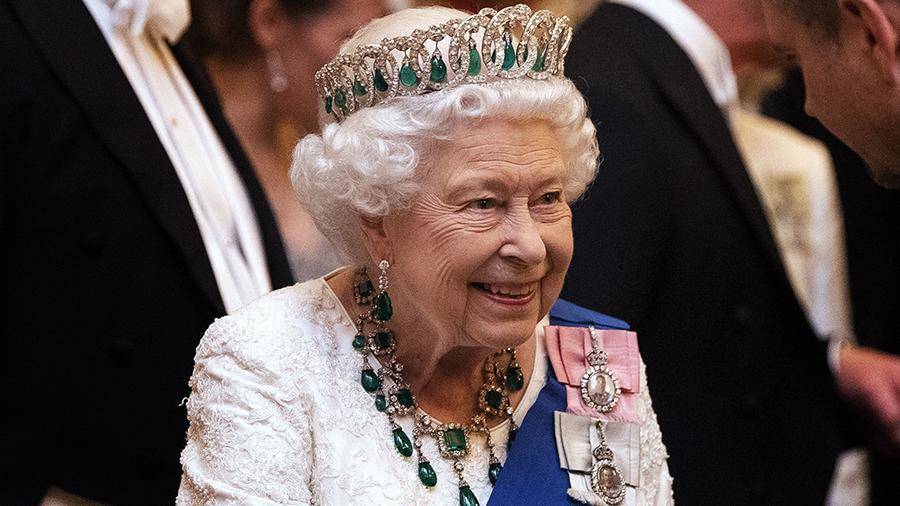 Королева Елизавета II отказалась от титула "Старушка года"
