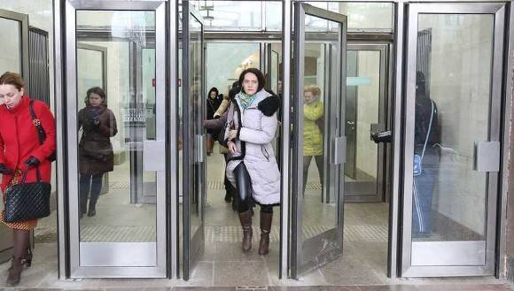 Московское метро готовят к зиме: до конца месяца установят более 5 тыс. вторых дверей