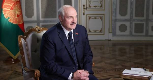 Лукашенко готов превратить Беларусь в единую военную базу с РФ и назвал условия отставки