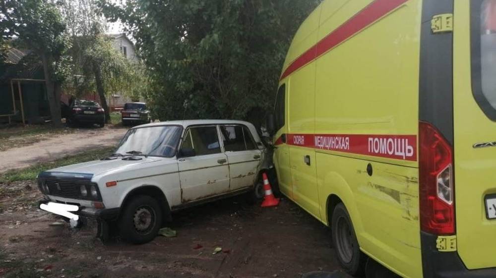 В Воронежской области при столкновении 4 машин погибла пассажирка скорой