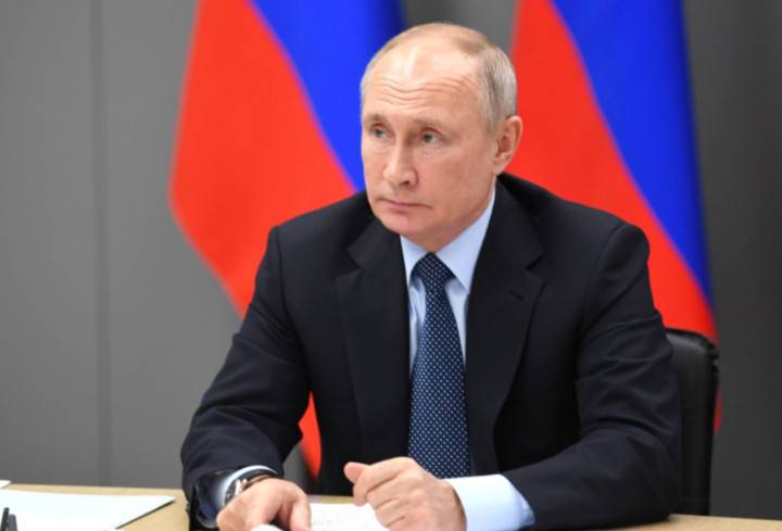 Песков заявил, что Путин пока не планирует обращение к россиянам в связи с COVID-19