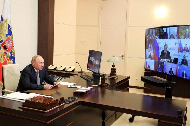 Путин обсудит ситуацию с ковидом после предложения ввести локдаун