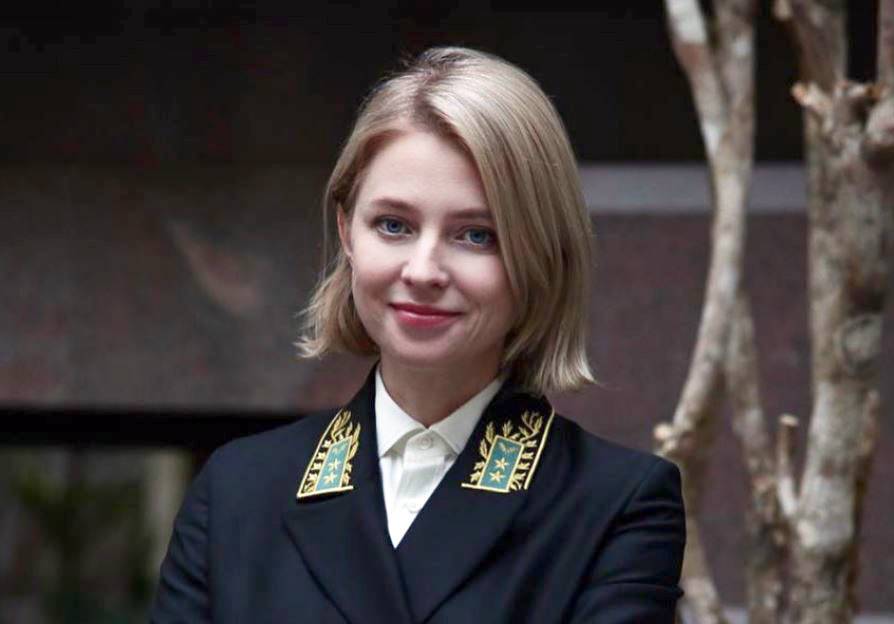 Поклонская опубликовала первое фото в дипломатическом мундире