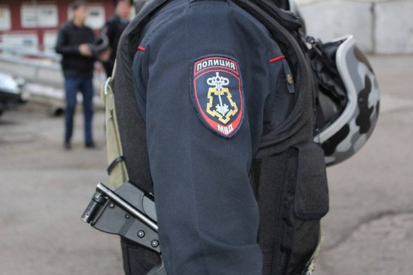 Артемий Лебедев заступился за полицейских, выгнавших из автобуса женщину без QR-кода
