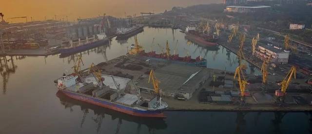 В украинских портах за 9 месяцев 2021 года обработка грузов сократилась на 10%