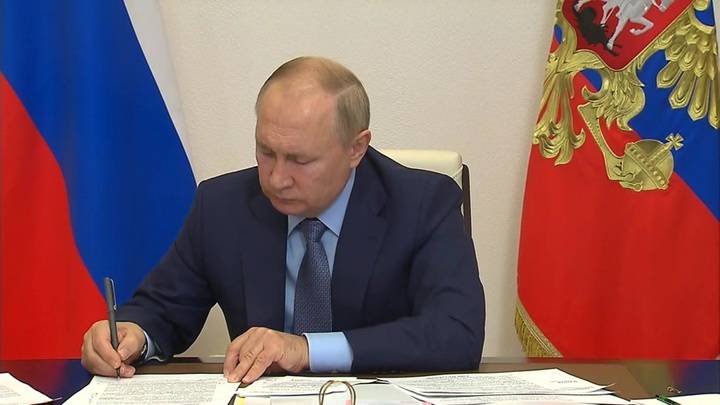 Нерабочие дни и другие меры: что было на совещании у Путина