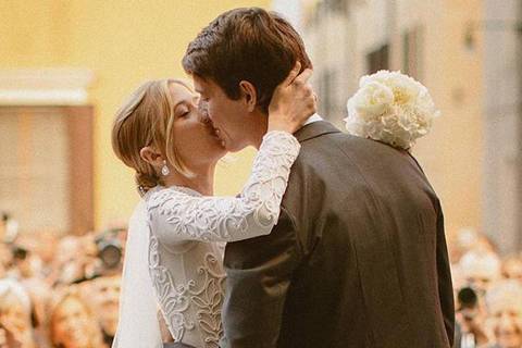 Появились новые фото со свадьбы сына миллиардера Бернара Арно: образ невесты и другие подробности