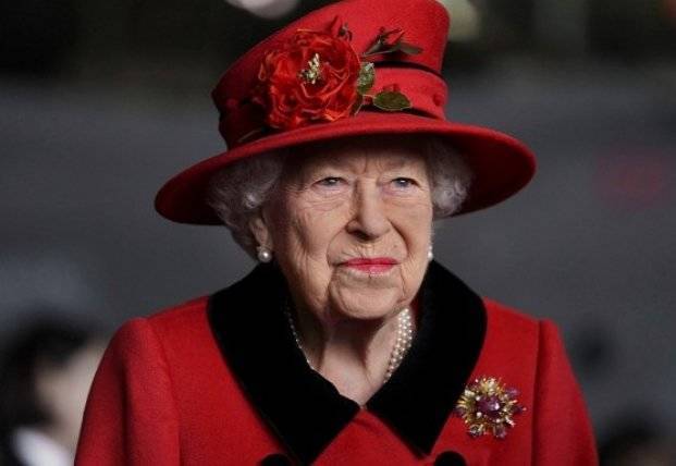 Елизавета II отказалась от звания "Старушка года"
