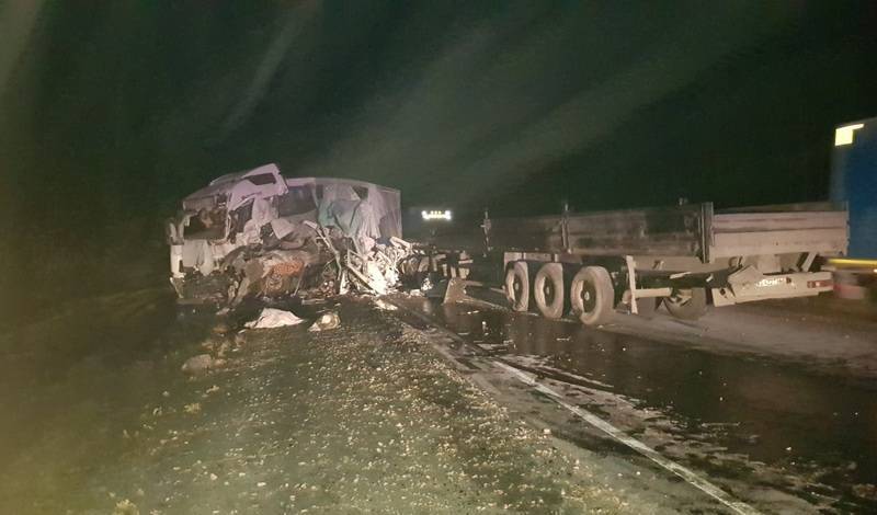 2 человека погибли из-за опасного маневра на тюменской трассе