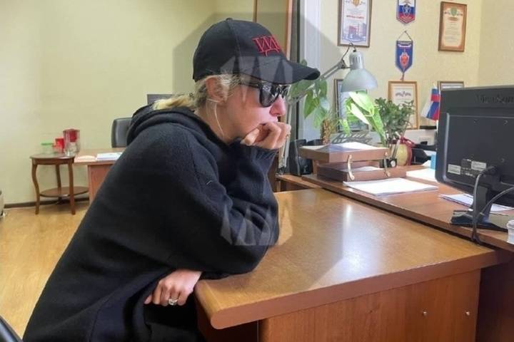 Пассажиров так не прессуют: Ксения Собчак прошла допрос в сочинской полиции по делу о ДТП