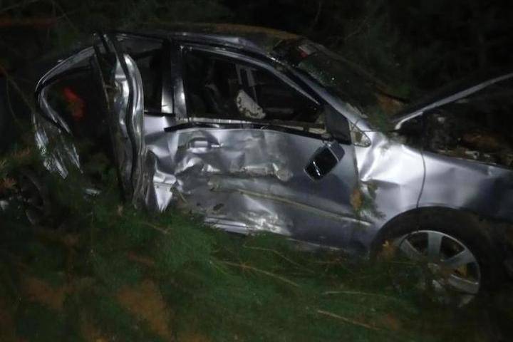 Mitsubishi Lancer вылетел с трассы в Шумерлинском районе, пострадал водитель