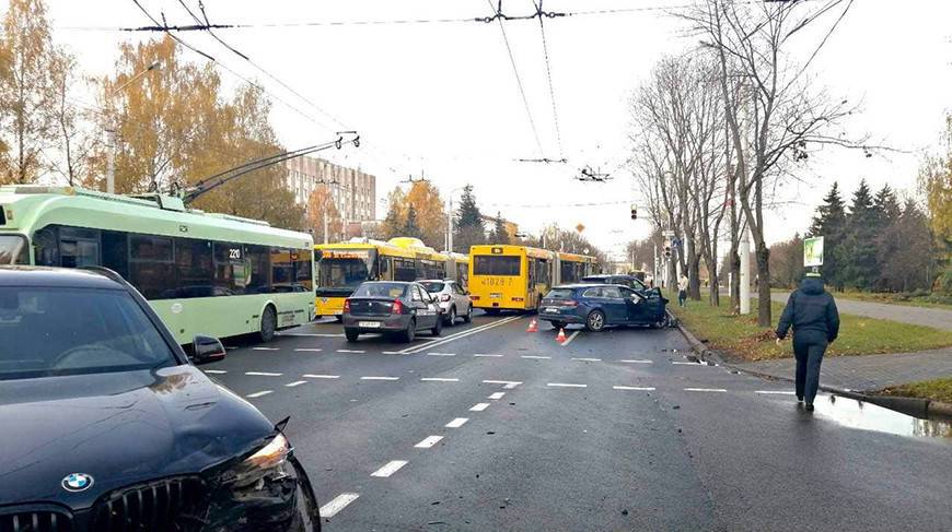 Три легковушки столкнулись в Минске