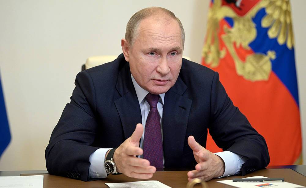 Путин продолжит работать по видеосвязи после решения о нерабочих днях