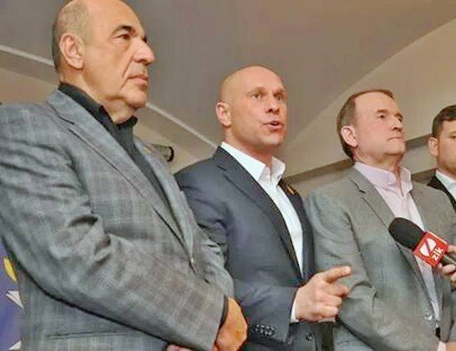 Из партии, которой руководит кум Путина, исключили депутата за поздравление Путина
