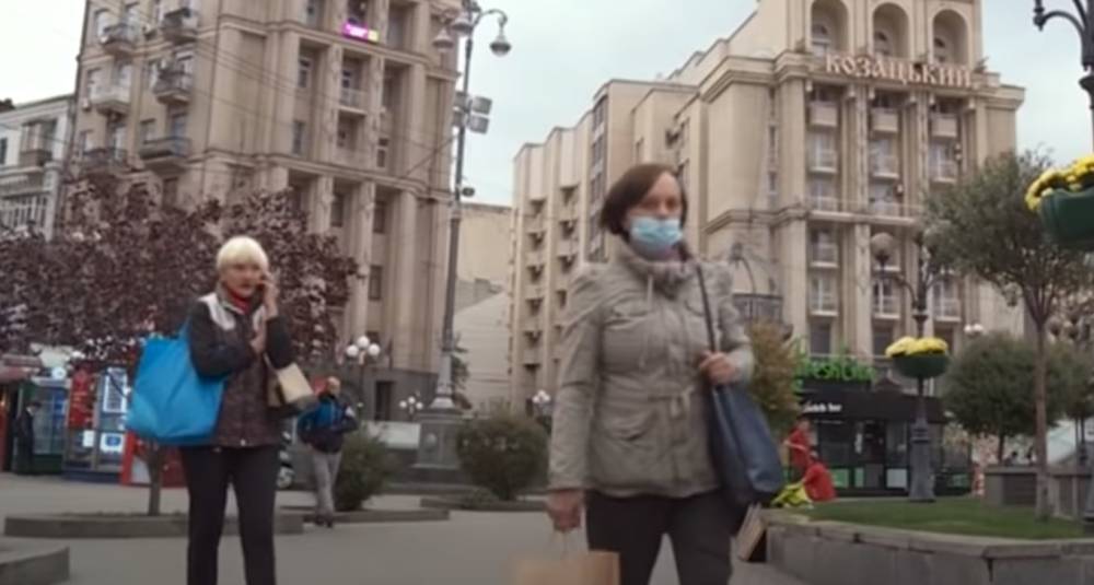 Киев погрузят в "красную" зону: что будет с работой магазинов, рынков и не только