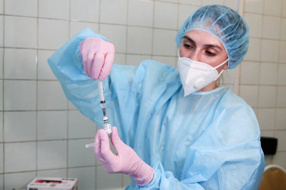 В Новосибирской области медикам доплатят 240 рублей за каждого вакцинированного от COVID-19
