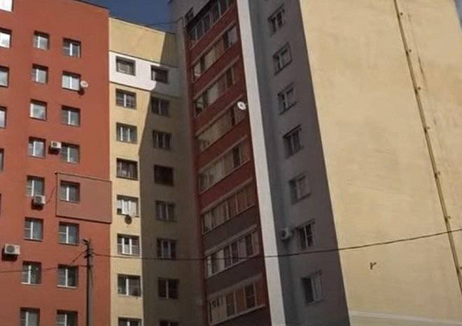 Жильцы дома, где проживала Елена Логунова, рассказали о неработающих камерах
