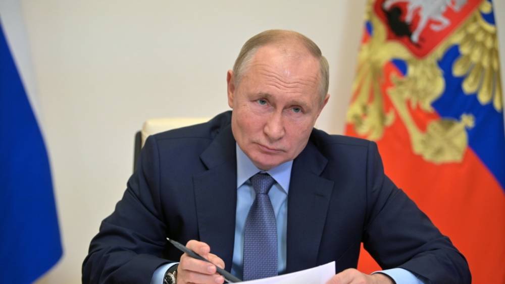 Путин заявил, что "массовой записи в иноагенты в России нет не будет"