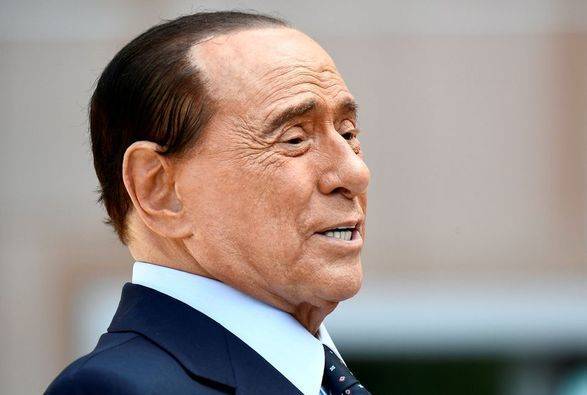 Суд Италии оправдал Берлускони по обвинению во взяточничестве по делу о проституции несовершеннолетних