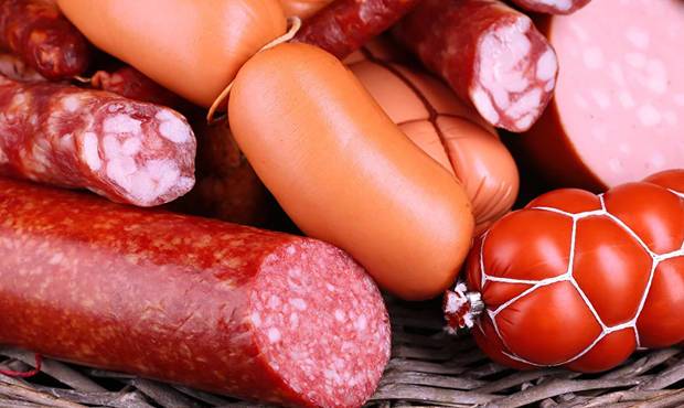 Производители колбас и сосисок предупредили о росте цен на 20%